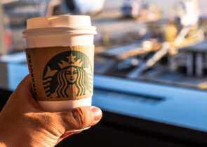 Starbucks Barista阅读方式转咖啡为畅快瀑布饮料